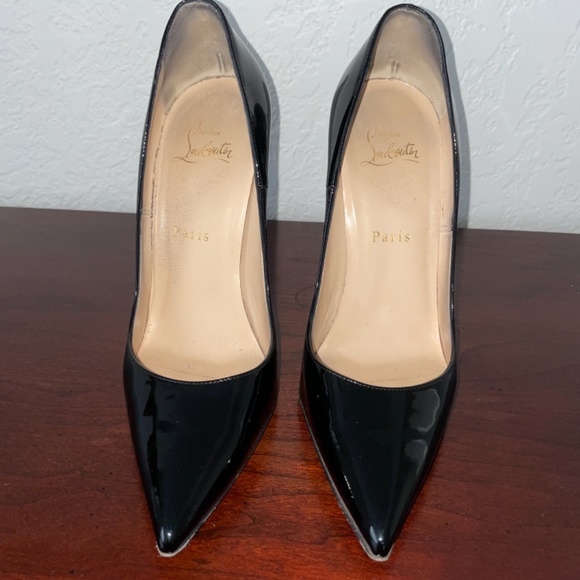 Christian Louboutin ‘So Kate’ Heel - Picture 3 of 10